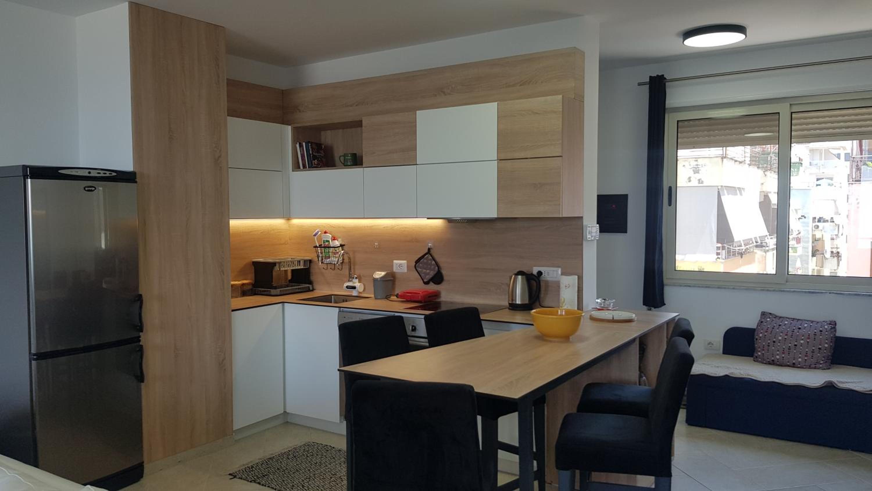 M&I Beach Apartment with Sea View