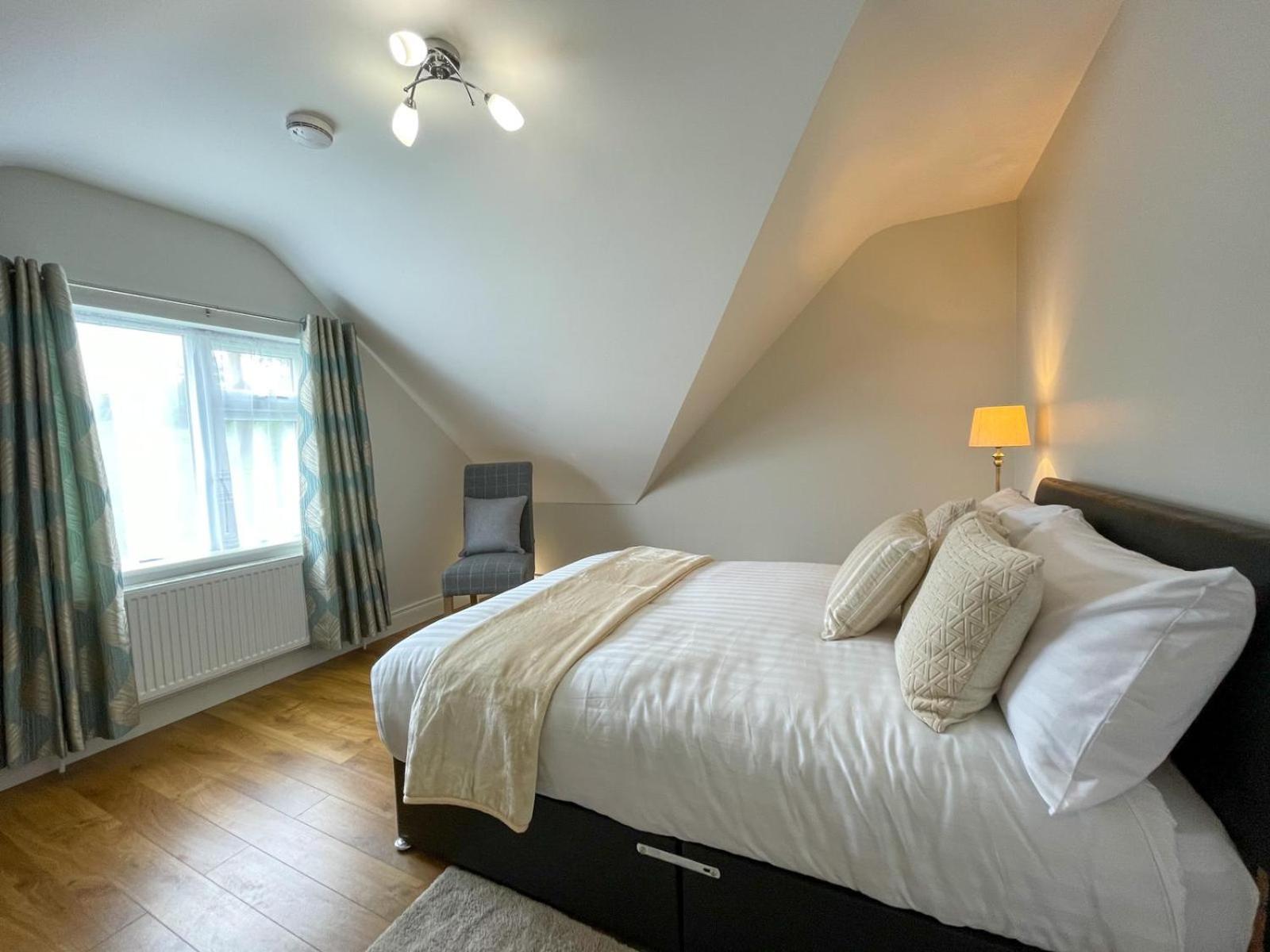 Drumlanaught Cottage Farnham view 4
