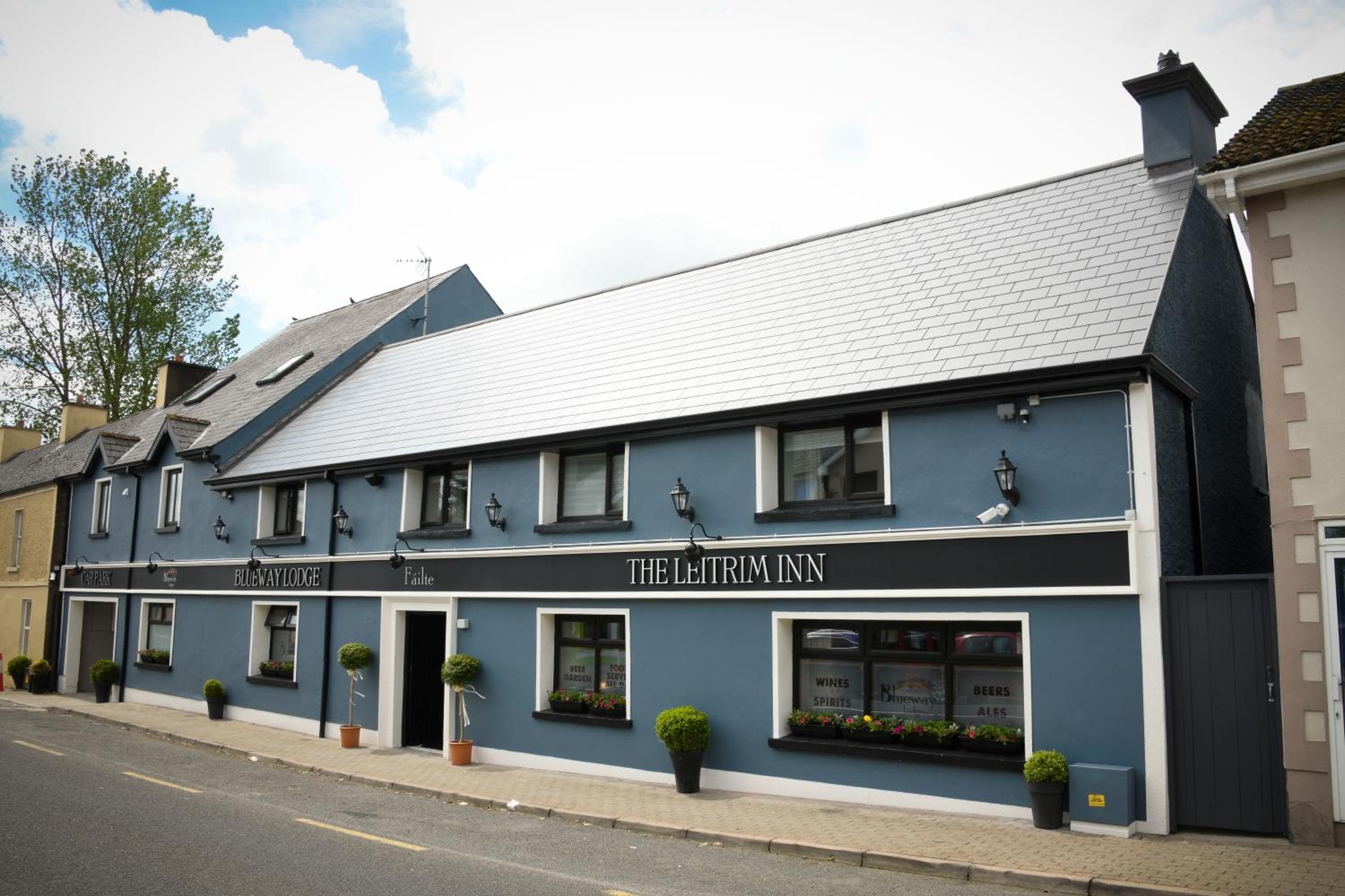 The Leitrim Inn and Blueway Lodge view 5