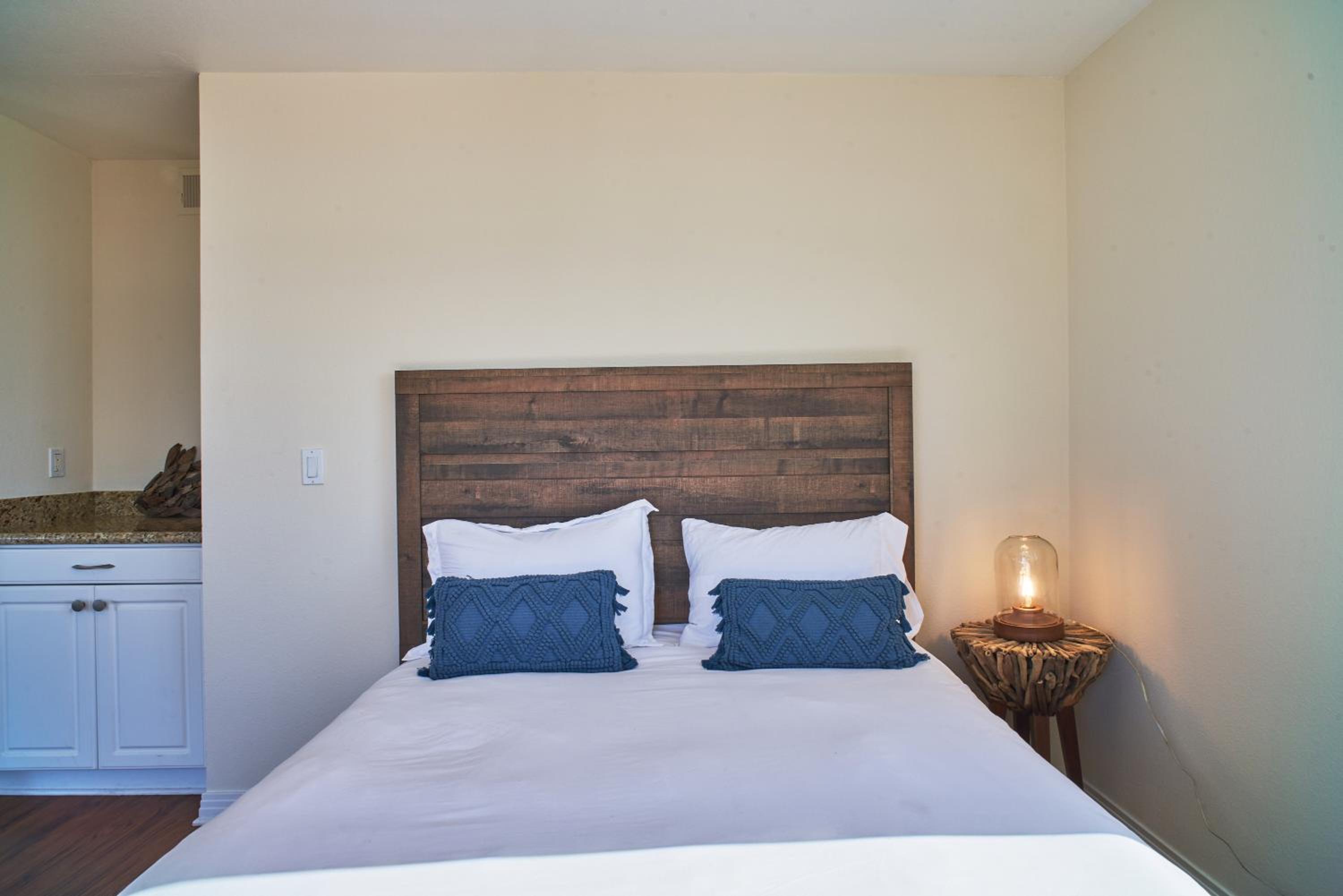 Los Angeles Vacations - Venice Beach Property With Water Views - Property Image 14
