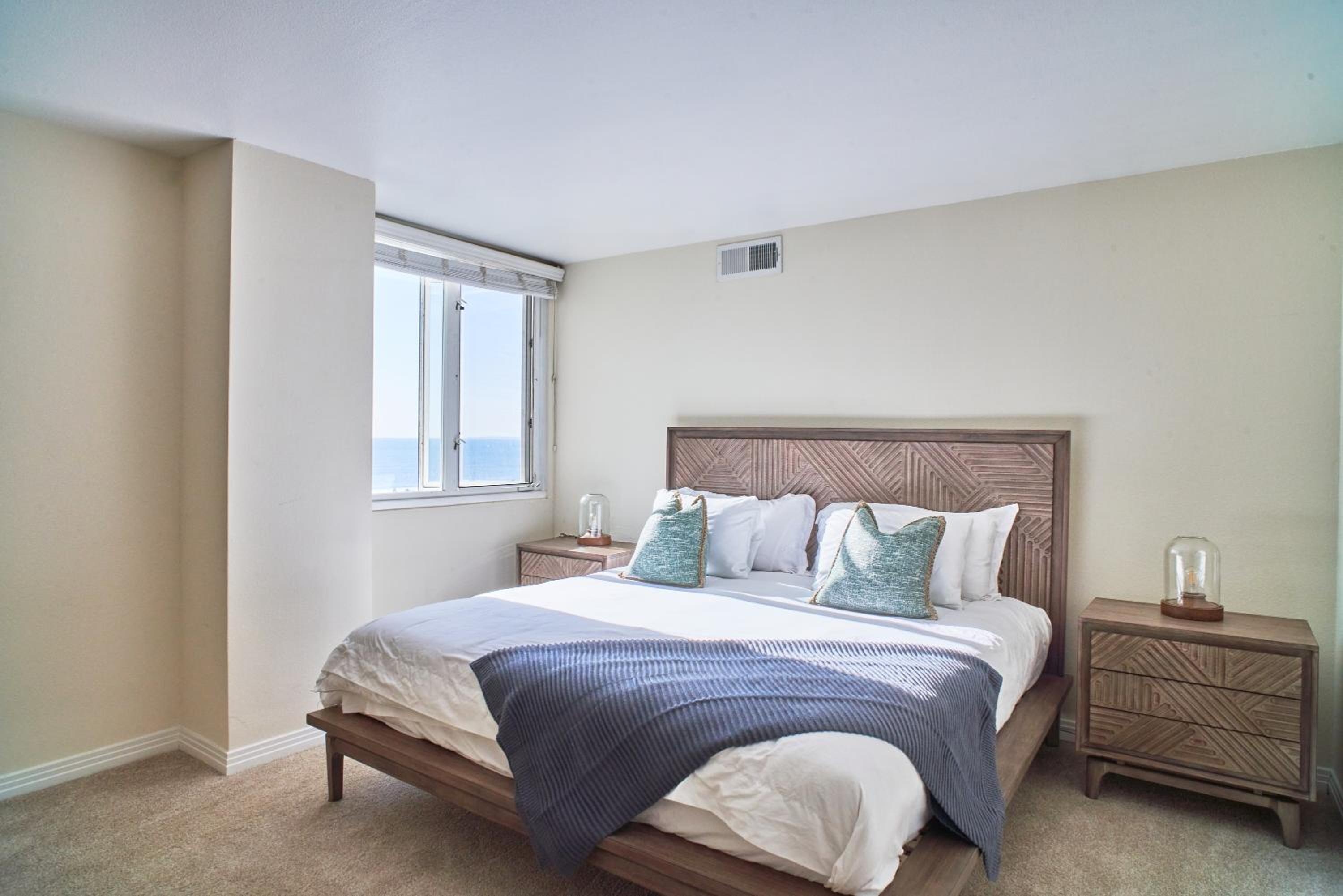 Los Angeles Vacations - Venice Beach Property With Water Views - Property Image 30