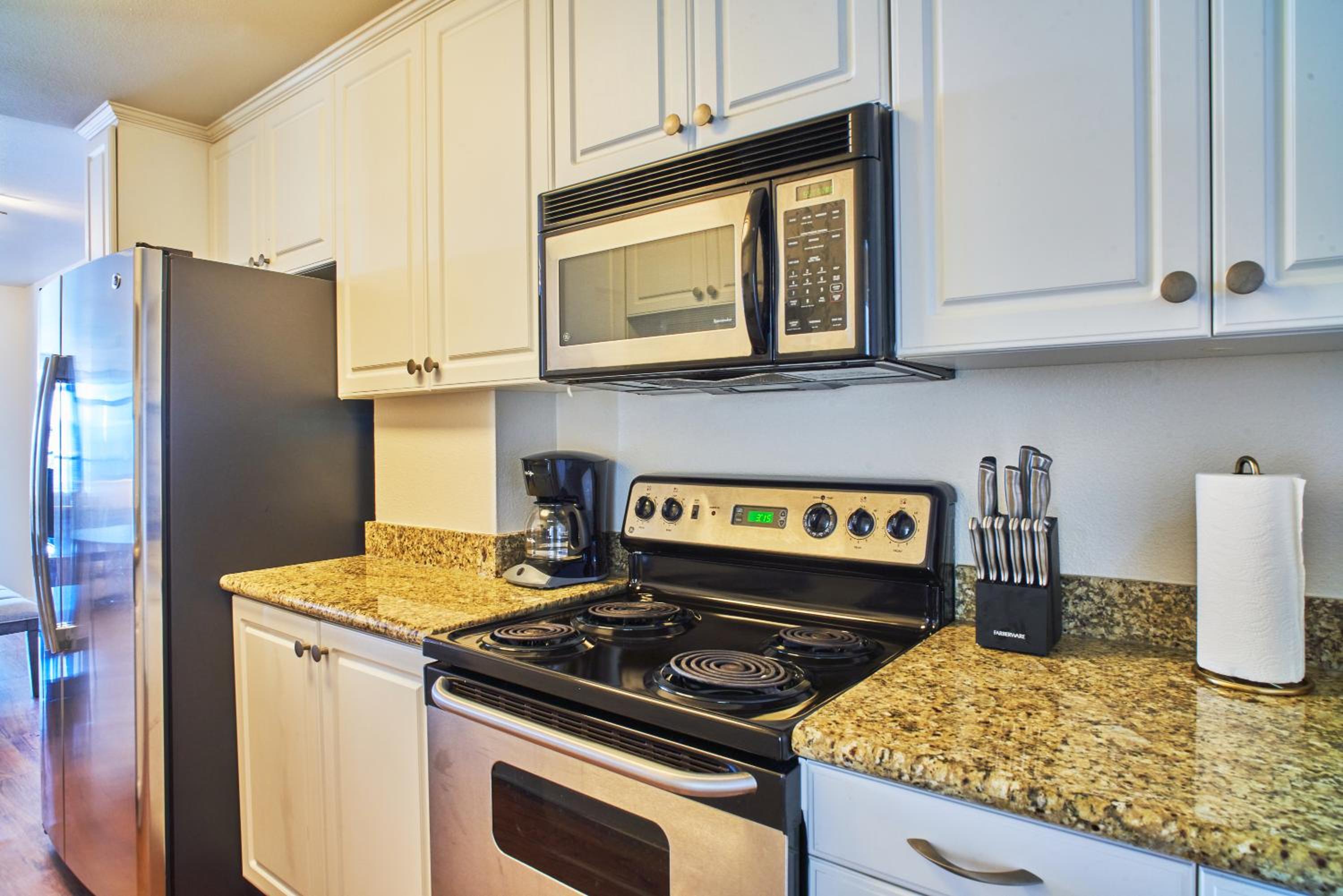Los Angeles Vacations - Venice Beach Property With Water Views - Property Image 29