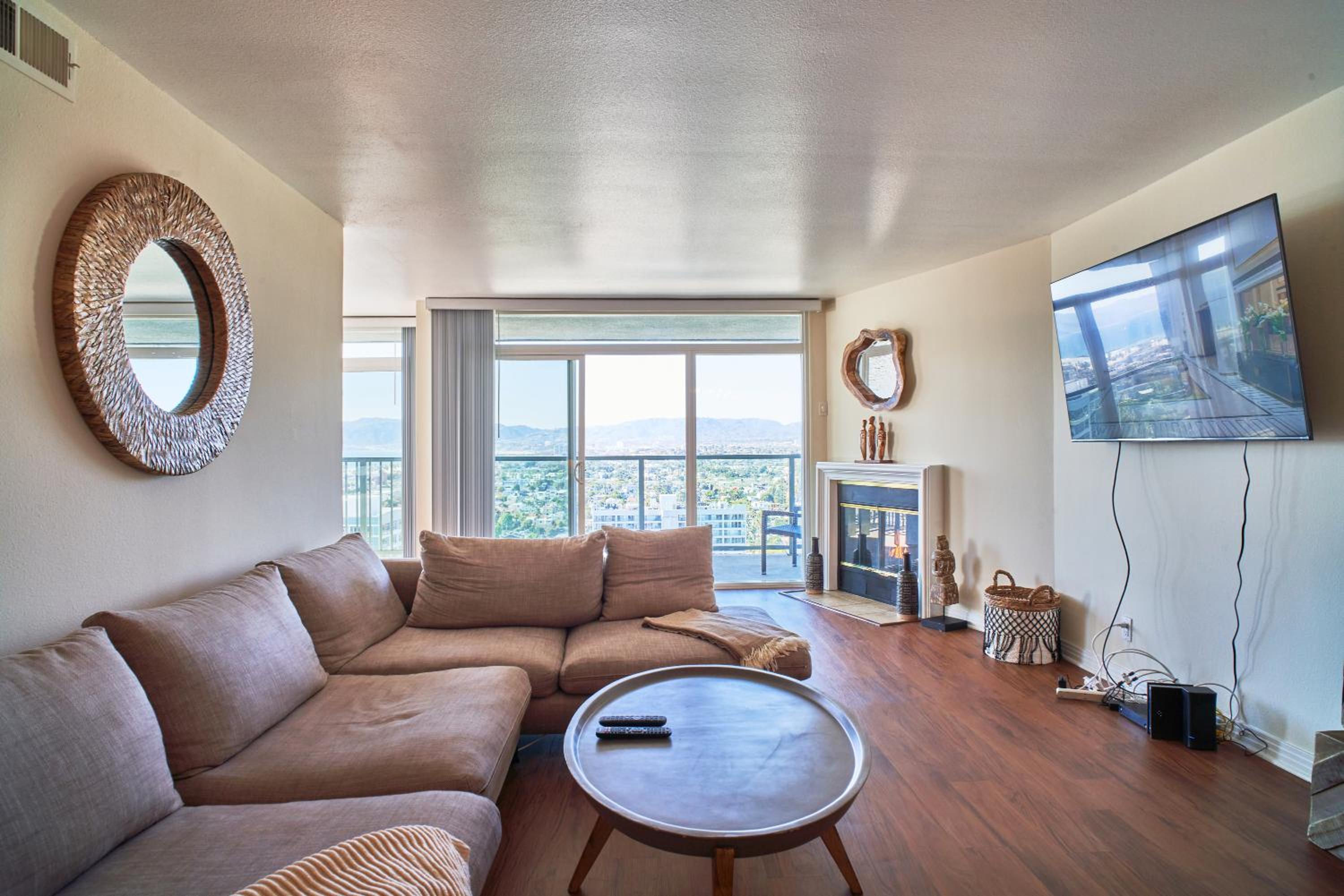 Los Angeles Vacations - Venice Beach Property With Water Views - Property Image 27