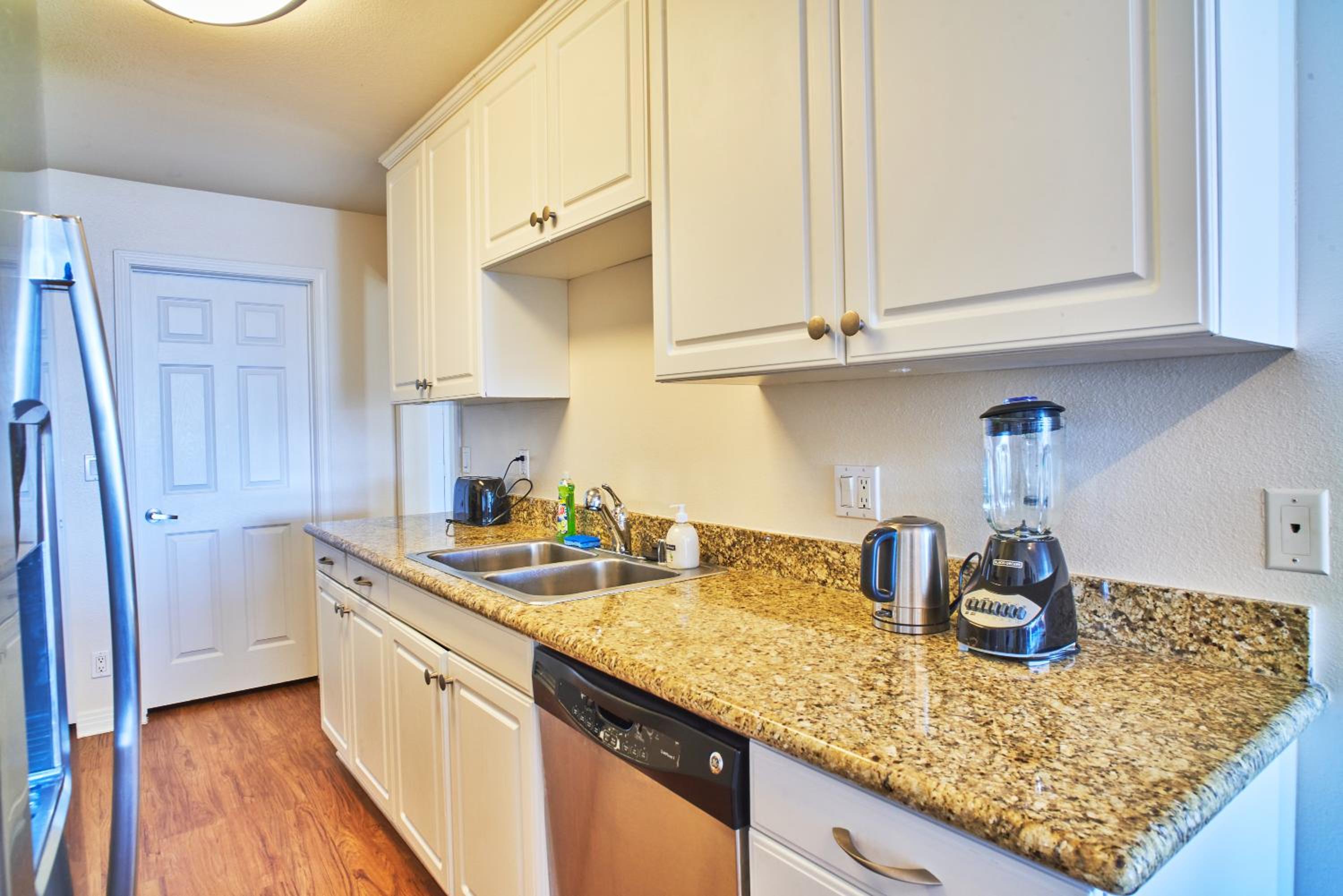 Los Angeles Vacations - Venice Beach Property With Water Views - Property Image 18