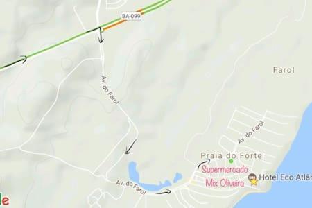 Apt na Praia do Forte em Condomínio frente mar!