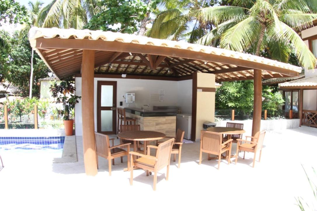 Apt na Praia do Forte em Condomínio frente mar!