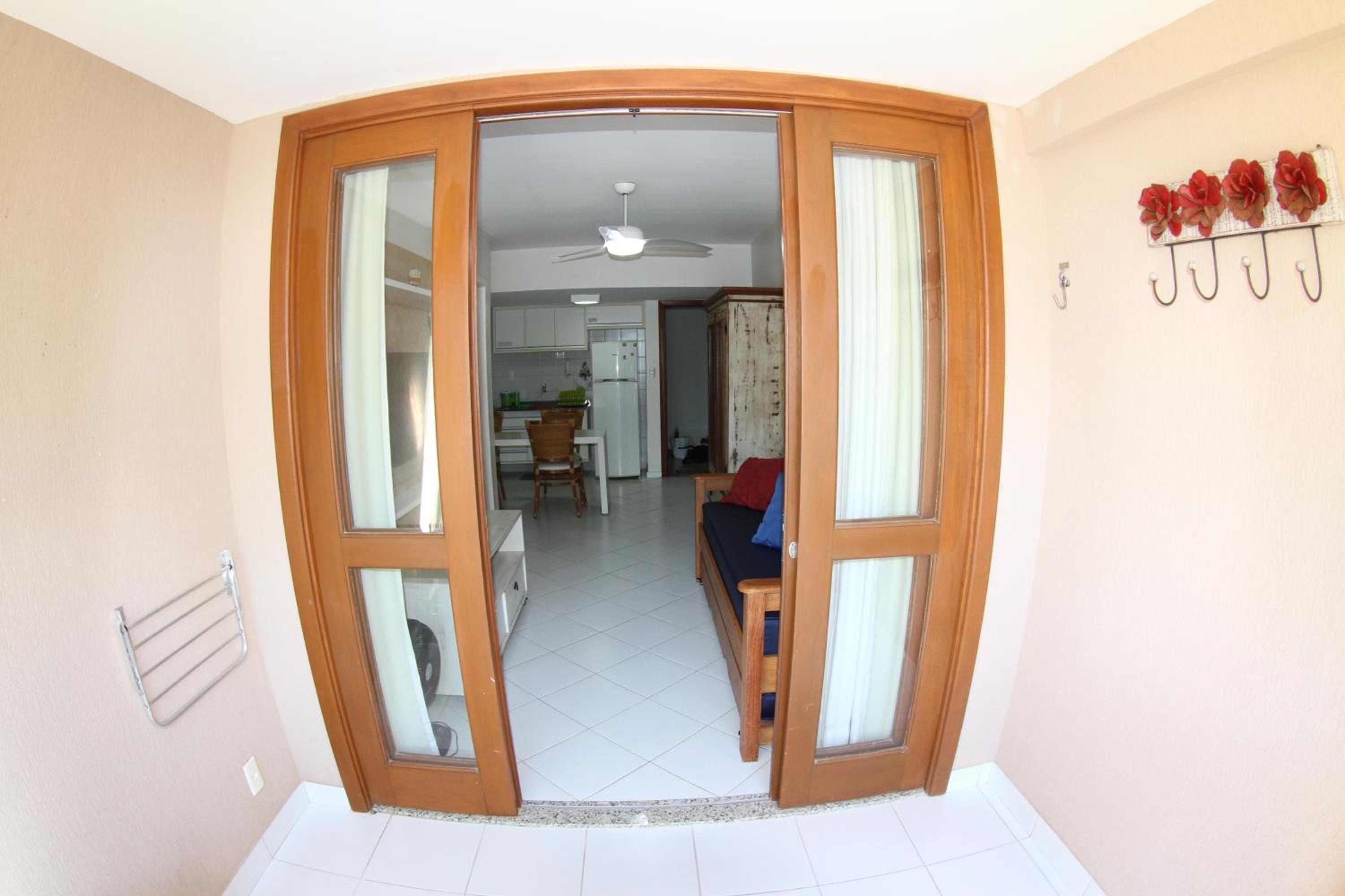 Apt na Praia do Forte em Condomínio frente mar!