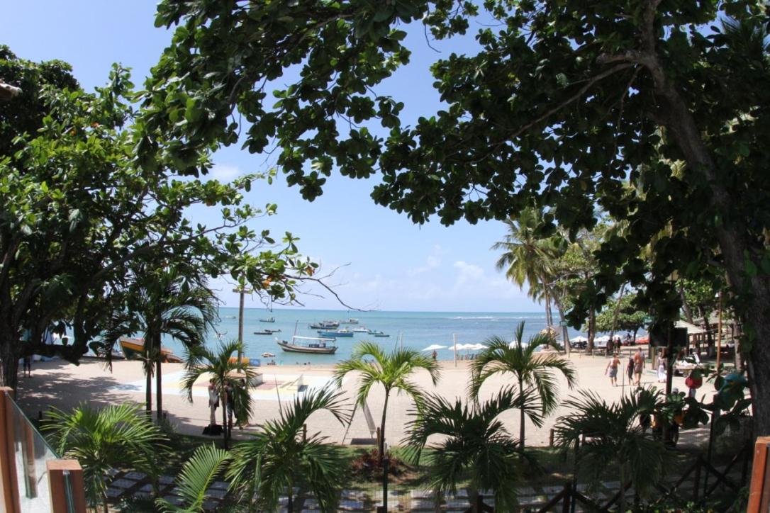 Apt na Praia do Forte em Condomínio frente mar!