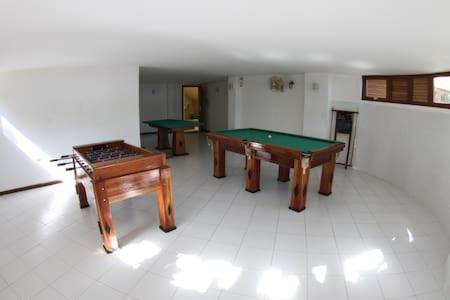 Apt na Praia do Forte em Condomínio frente mar!