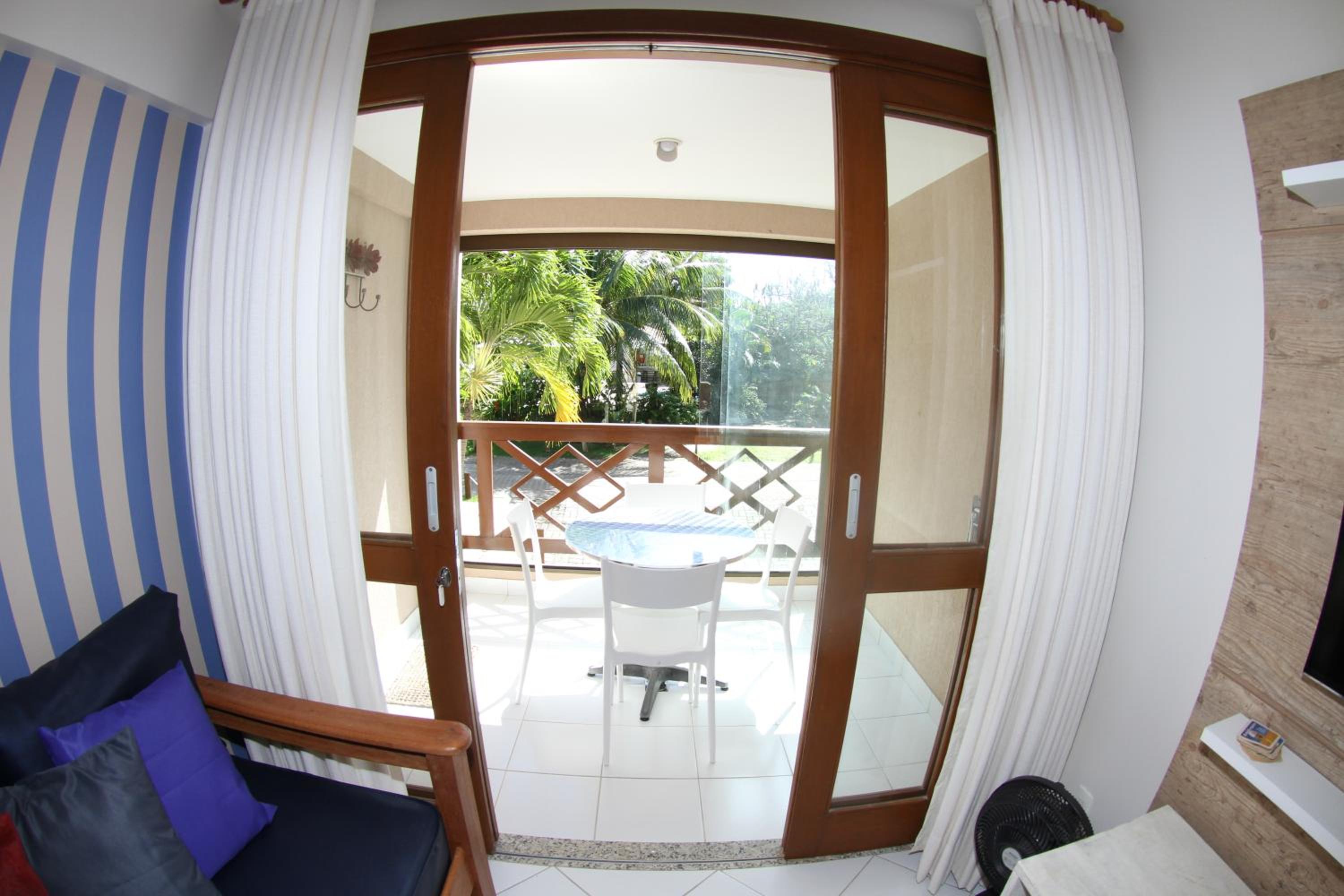 Apt na Praia do Forte em Condomínio frente mar!