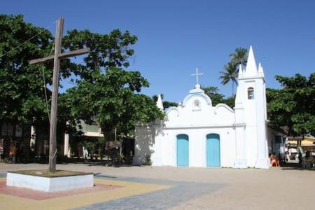 Apt na Praia do Forte em Condomínio frente mar!