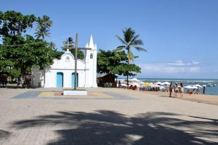 Apt na Praia do Forte em Condomínio frente mar!