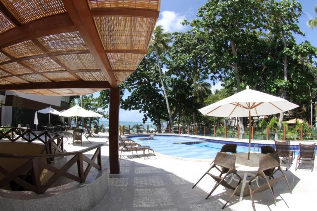 Apt na Praia do Forte em Condomínio frente mar!