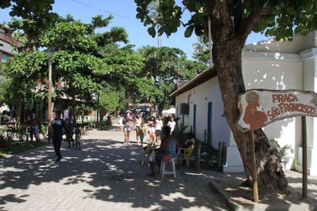 Apt na Praia do Forte em Condomínio frente mar!