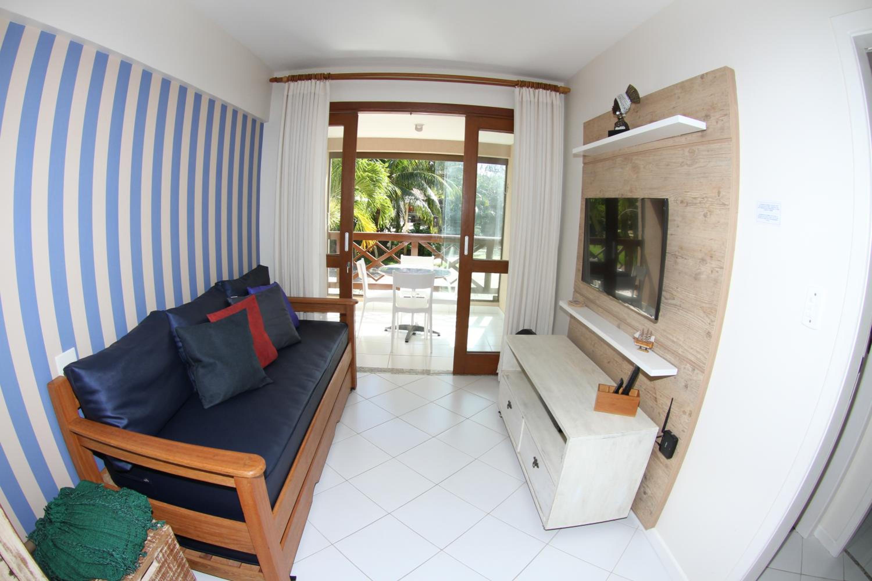 Apt na Praia do Forte em Condomínio frente mar!