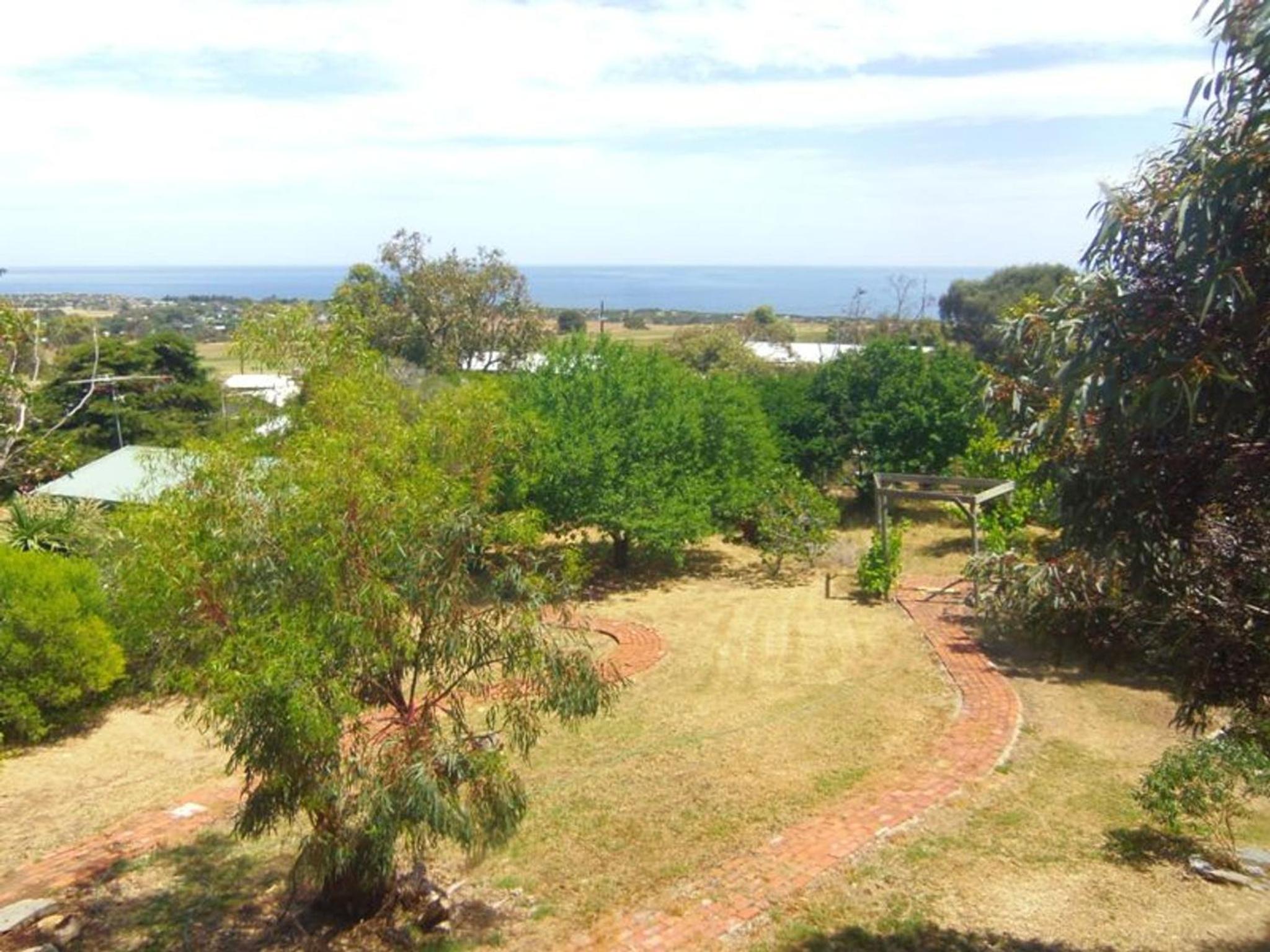 4 Robert Norman Street