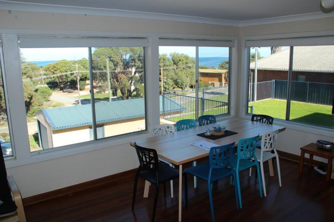 The Beach Shack - OCEAN VIEWS, CLOSE TO THE BEACH