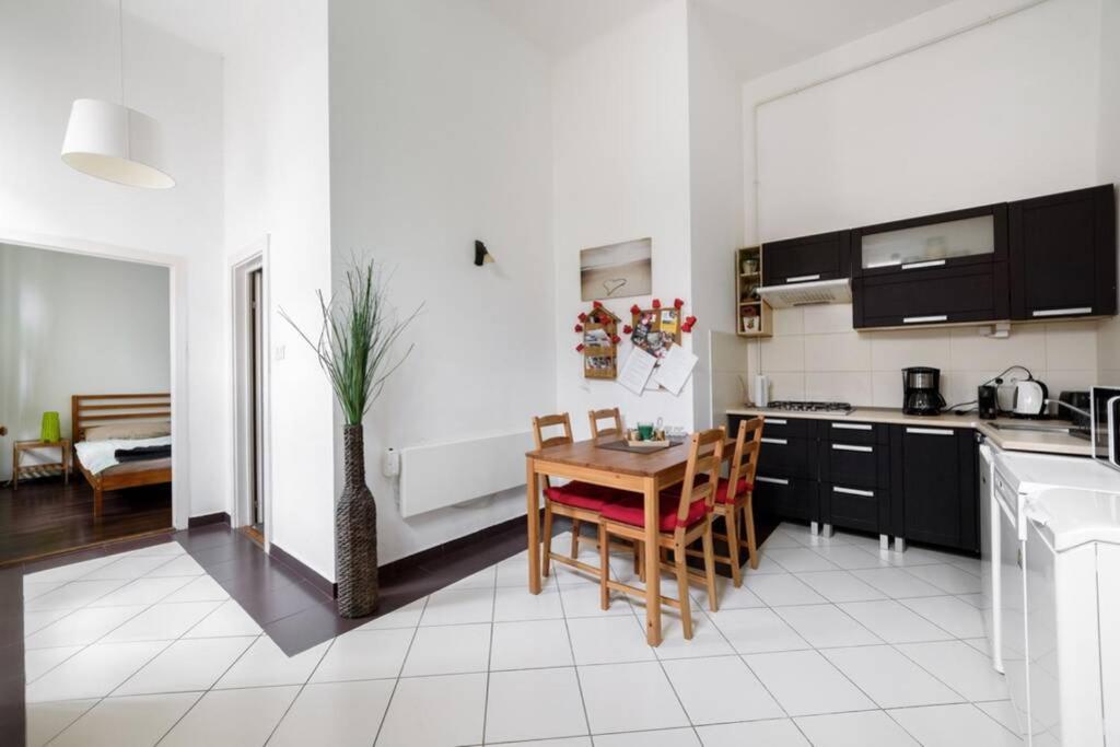 Diamond Home Apartment - City Center view 5