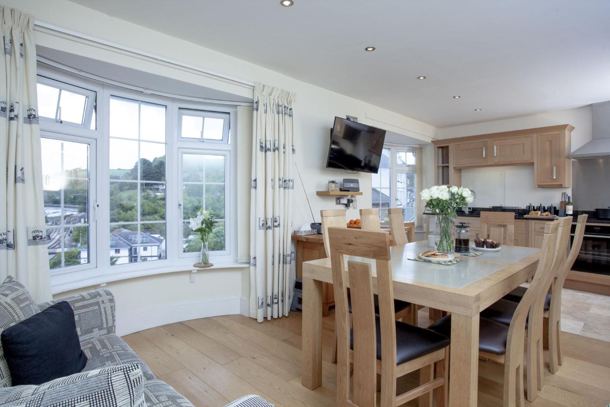 Waterview House, Kingswear - Free Wi-Fi - Awesome Views - Close to Ferry view 4