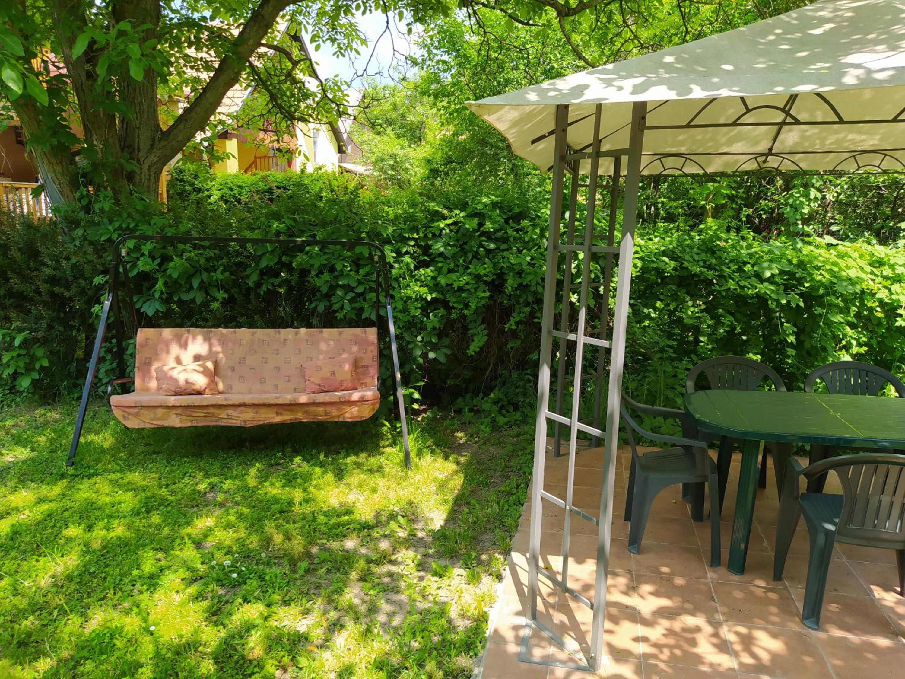 Twins House - Dorka Apartman view 5