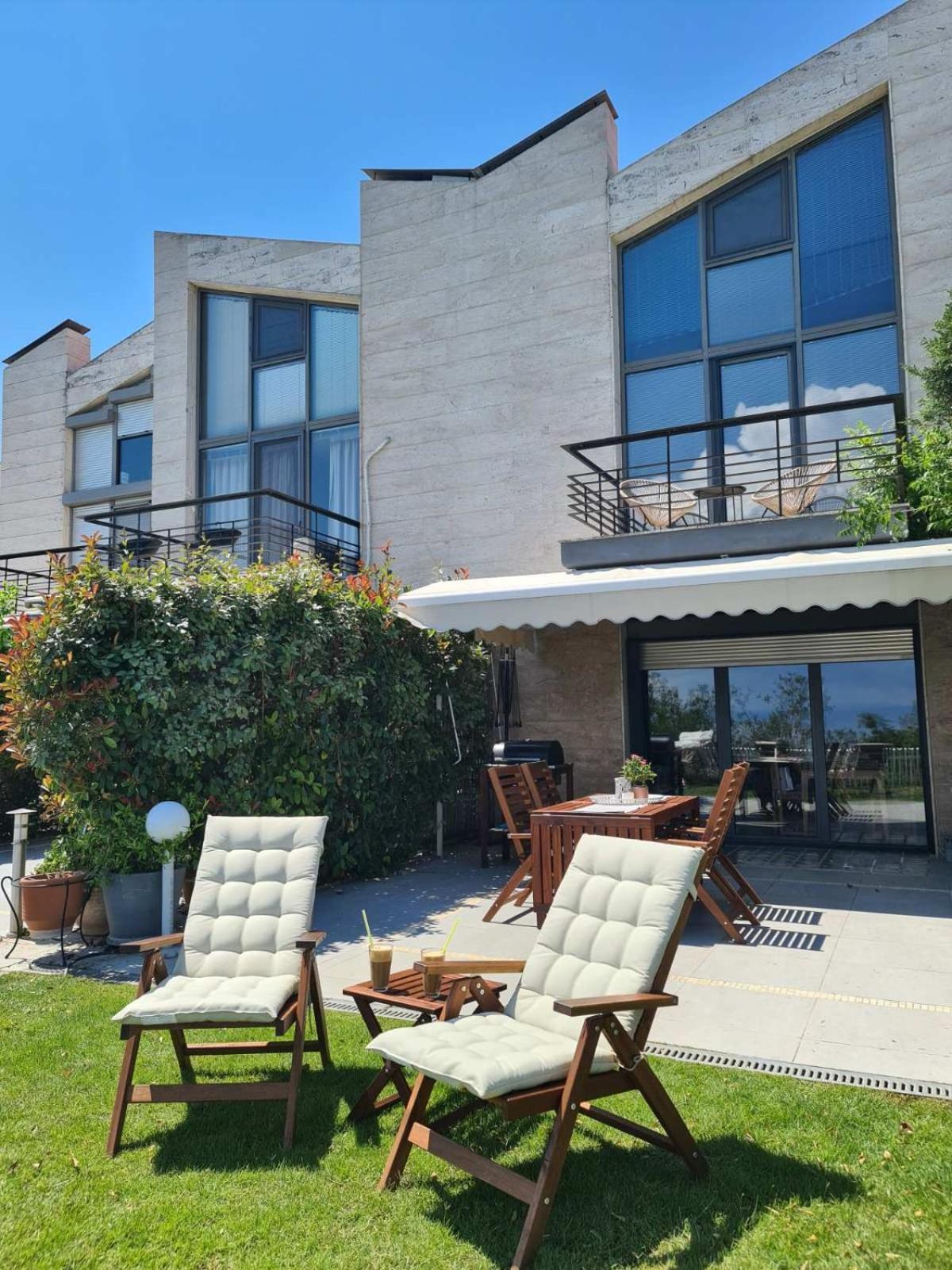 Janis Seaview Villa view 3