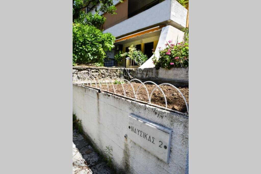 Angela's Cute Apartment (A/C, WiFi, Little Garden) view 4