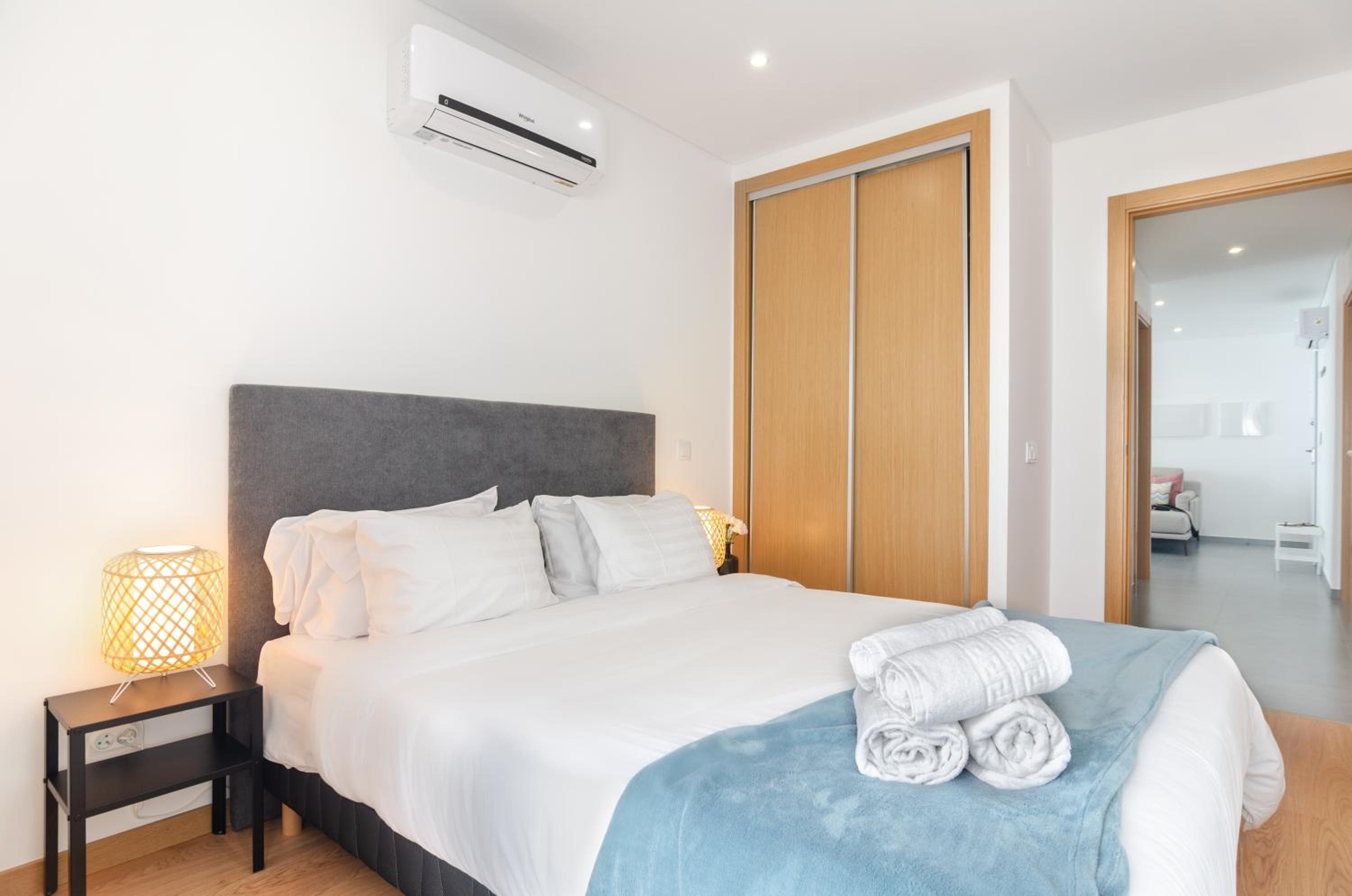 North Breeze - 2 Bedroom Apartment with Rooftop Pool