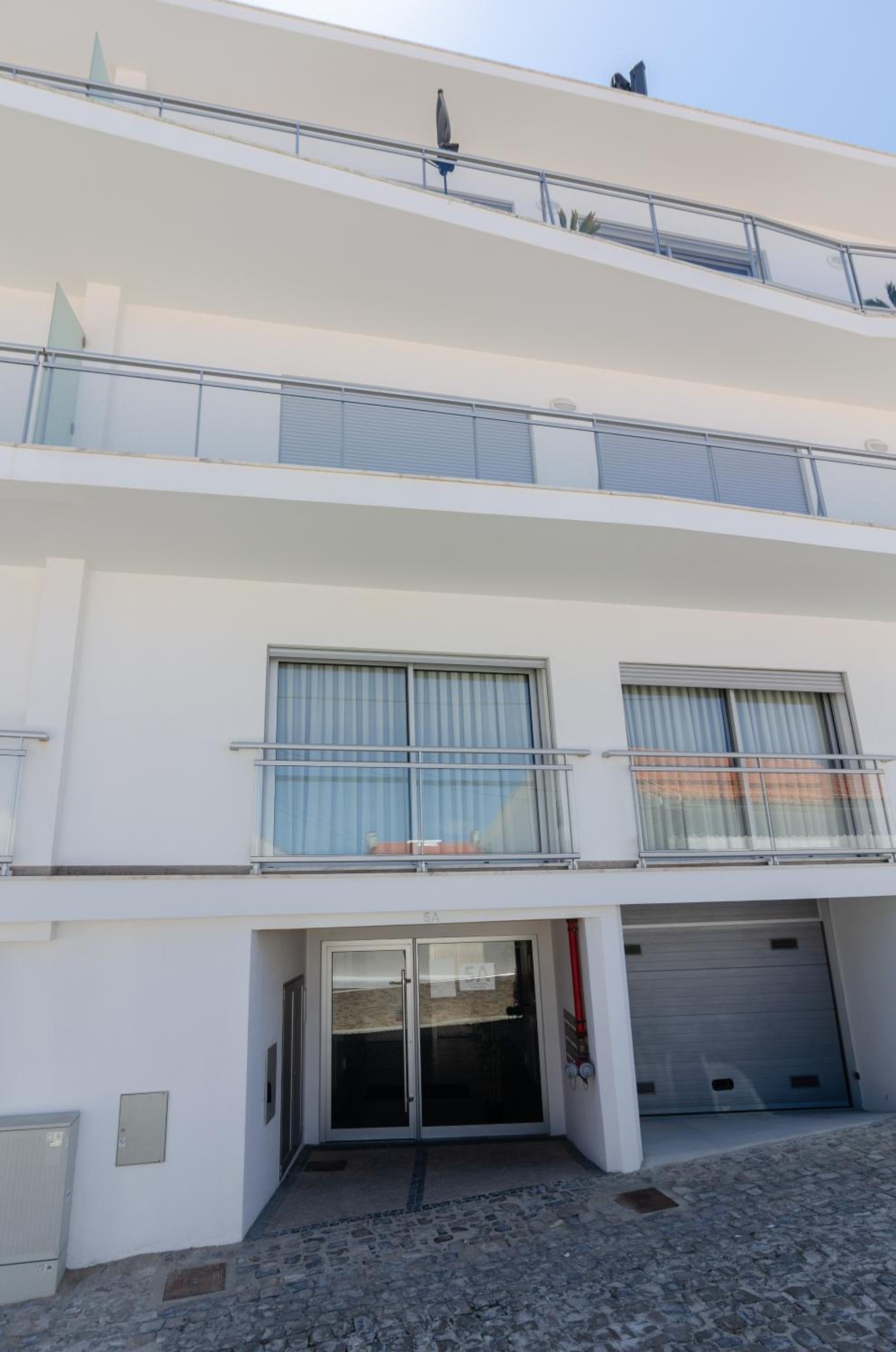 North Breeze - 2 Bedroom Apartment with Rooftop Pool