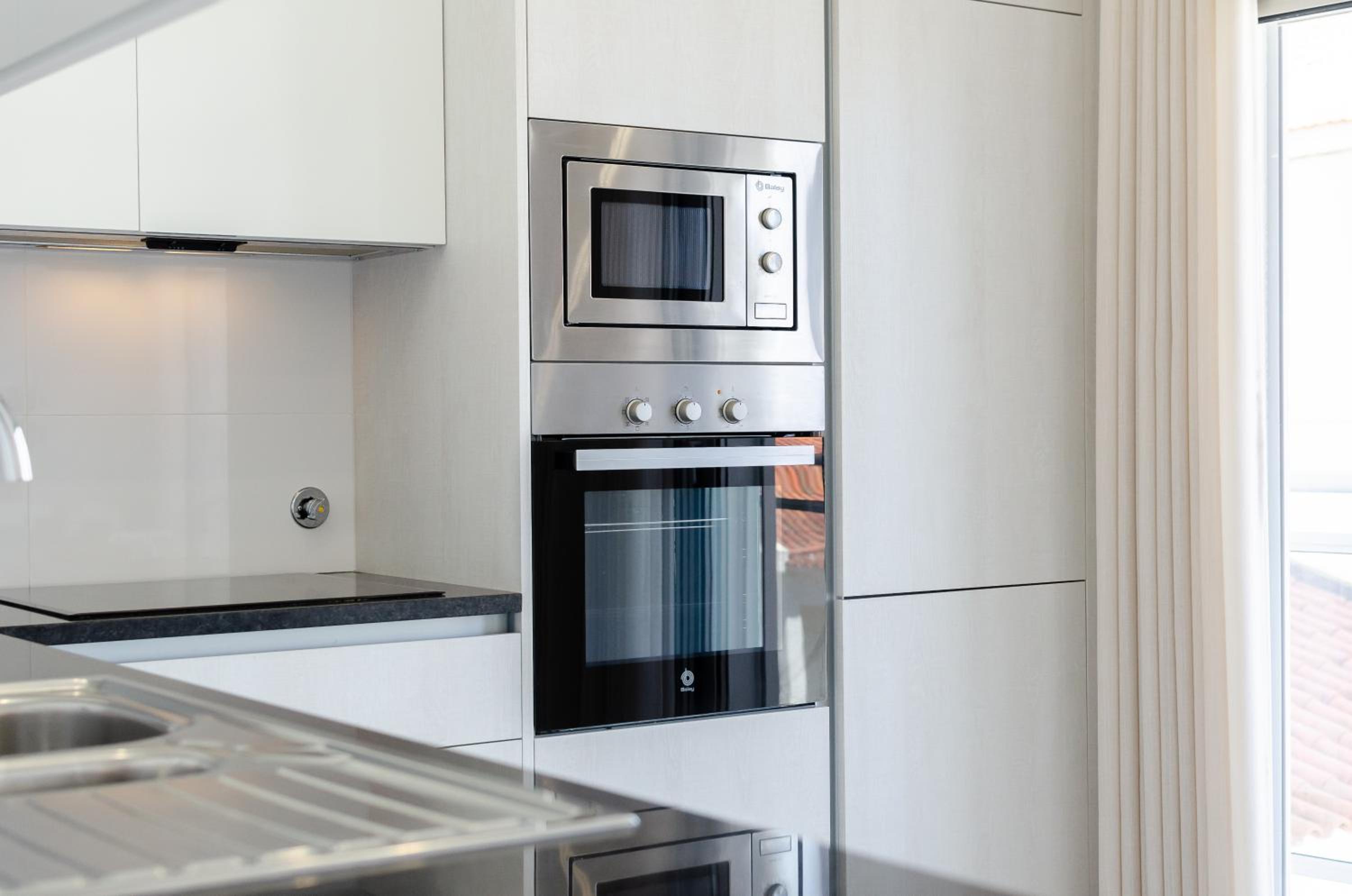 North Breeze - 2 Bedroom Apartment with Rooftop Pool