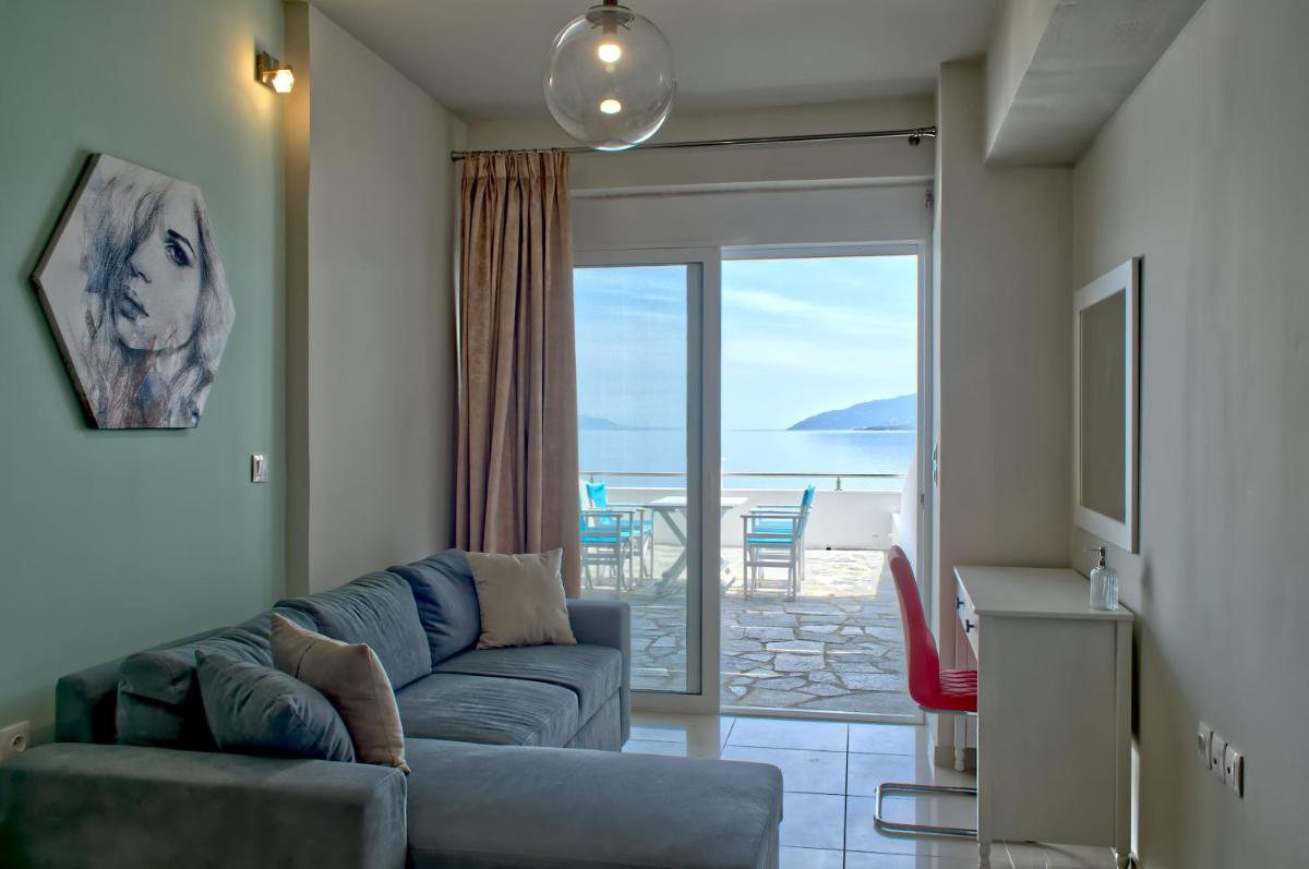 Epipleon Luxury Suites -101- Room 45sqm with 30sqm Terrace Facing the Sea photo 2