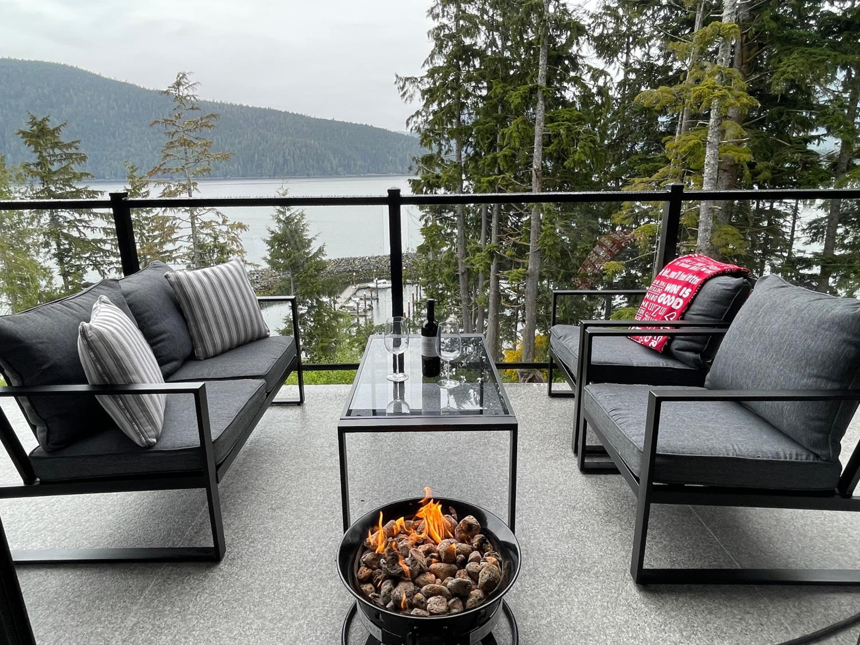 Port Renfrew Oceanfront Retreat
