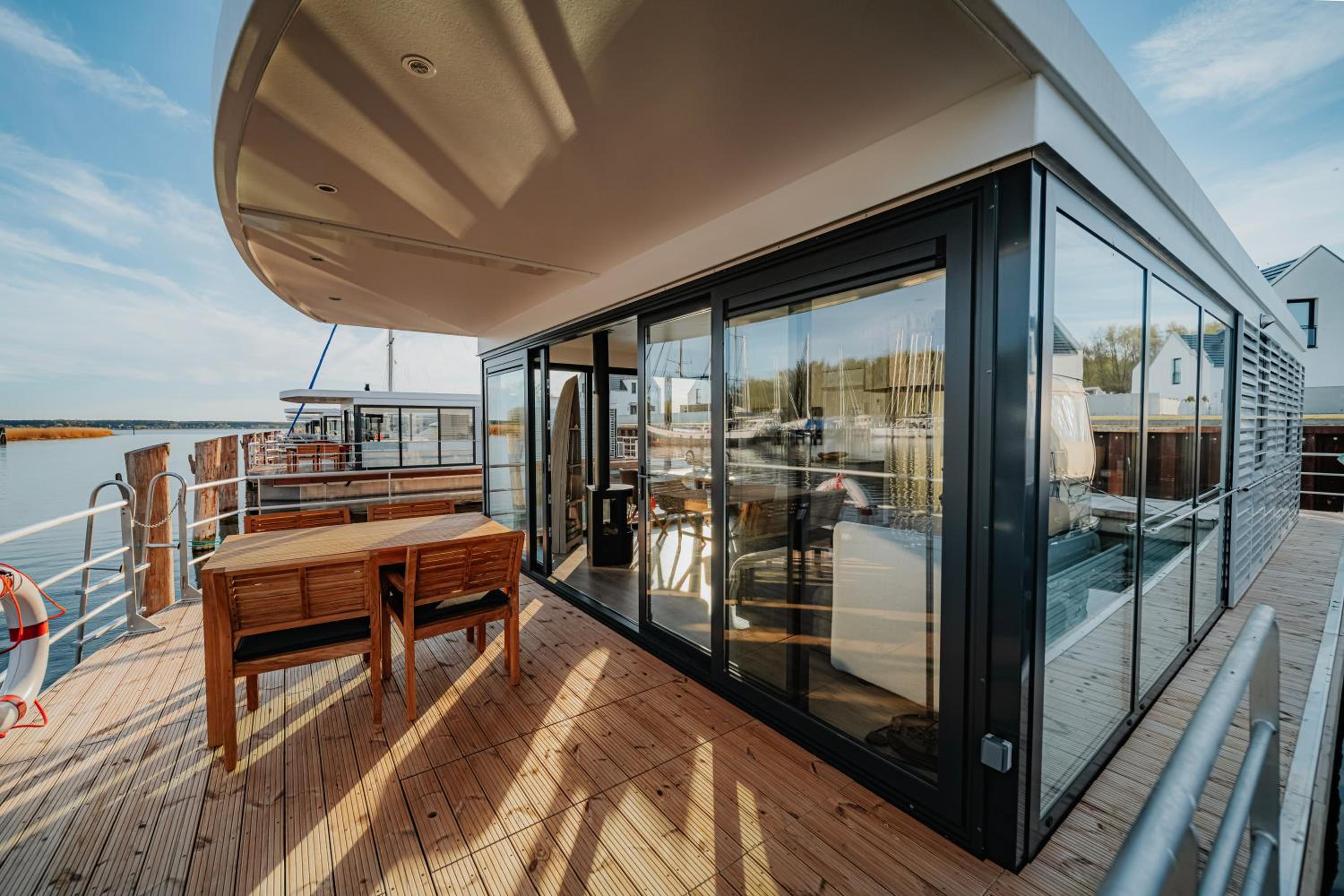 Schwimmendes Ferienhaus 