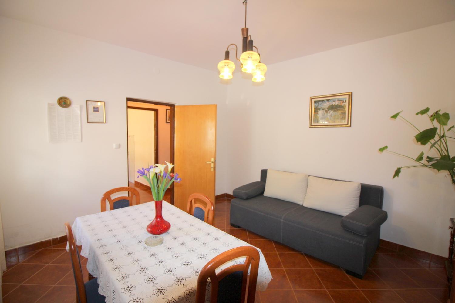Apartment Liliana near beach view 2