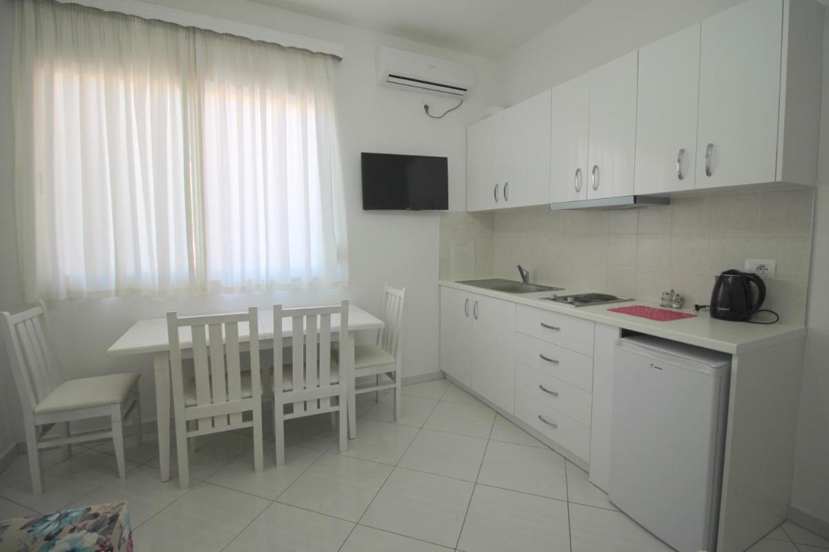Eleana Apartments