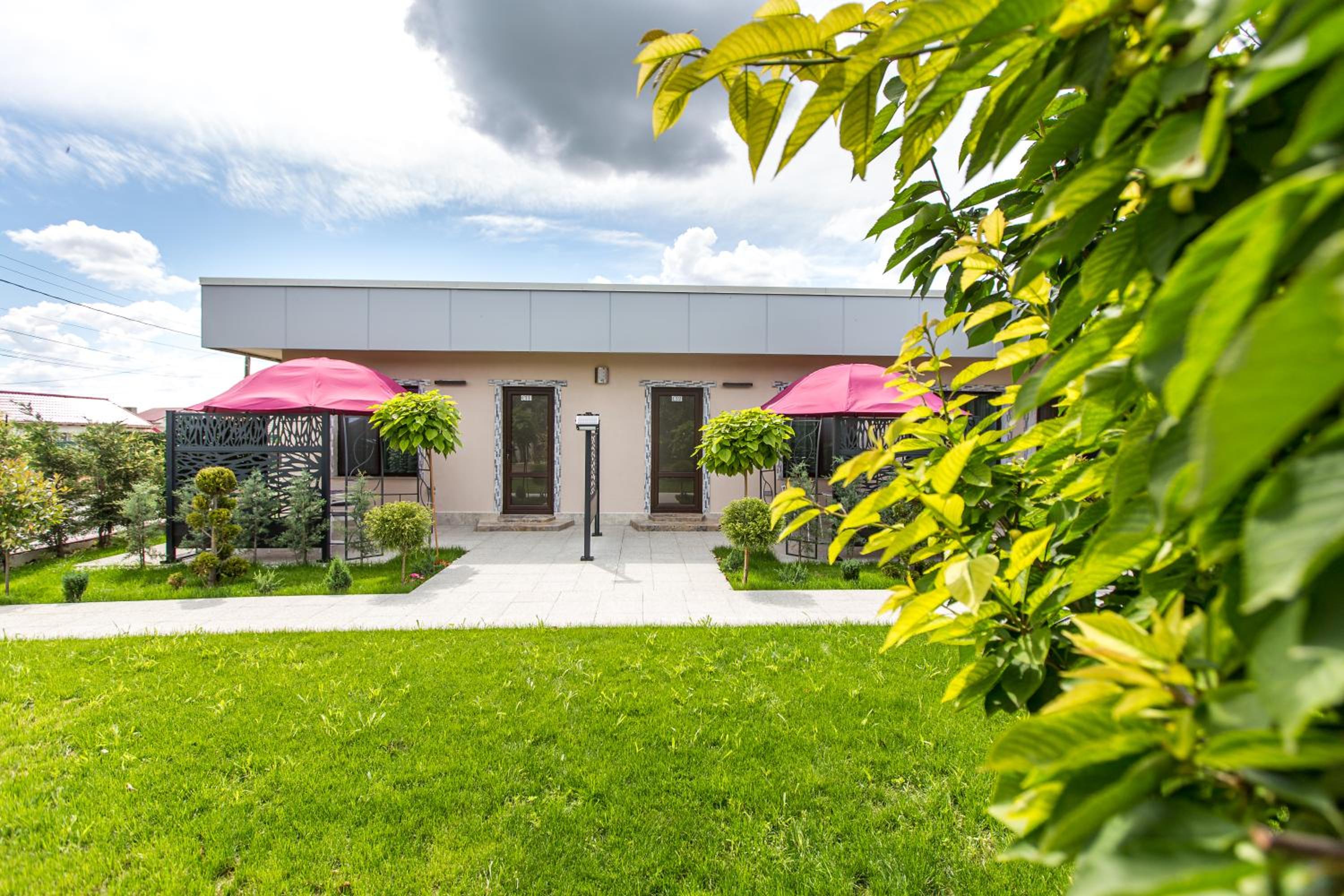 Hotel Brize Guesthouse - Image 1