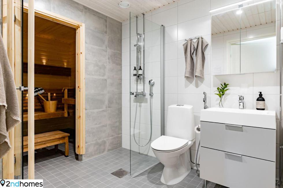 "Kanava" - New 1BR Apartment with Sauna, Balcony & Views view 4