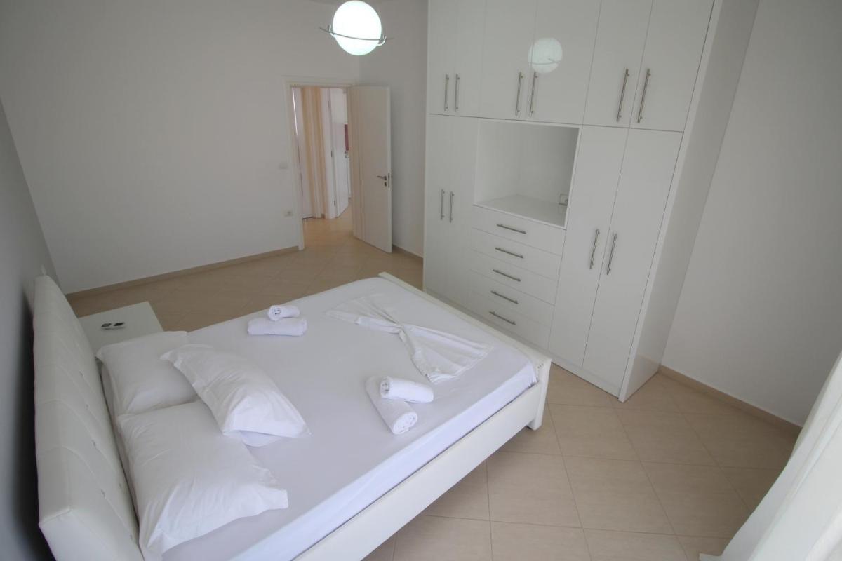 Eleana Apartments
