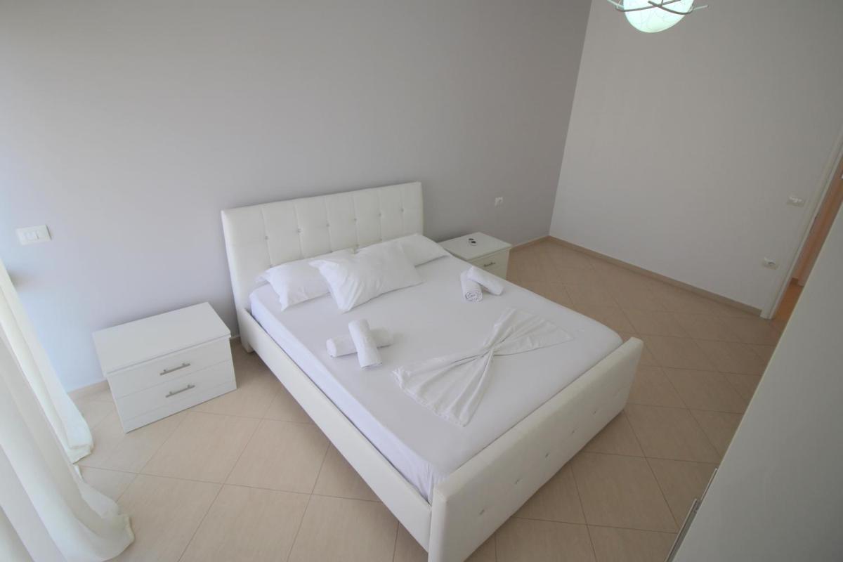 Eleana Apartments