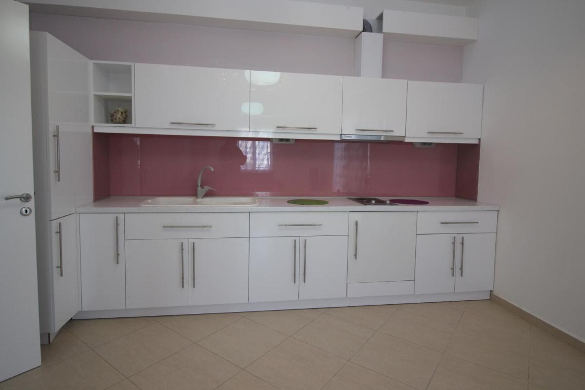 Eleana Apartments
