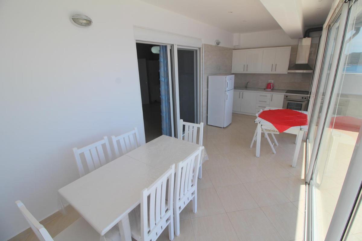 Eleana Apartments