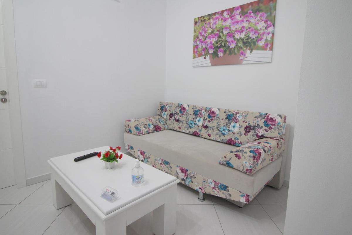 Eleana Apartments