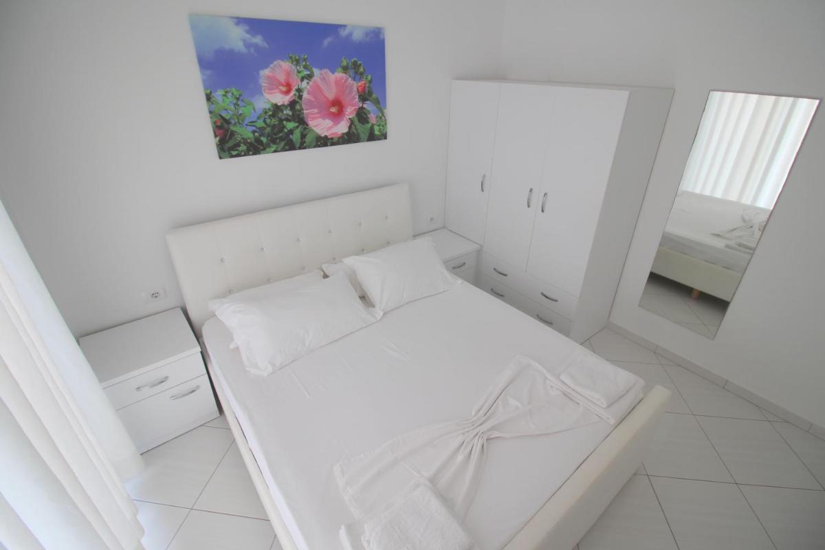 Eleana Apartments