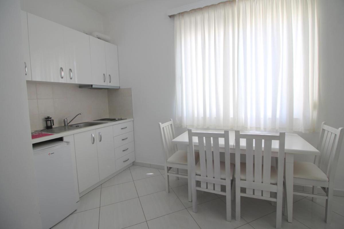 Eleana Apartments