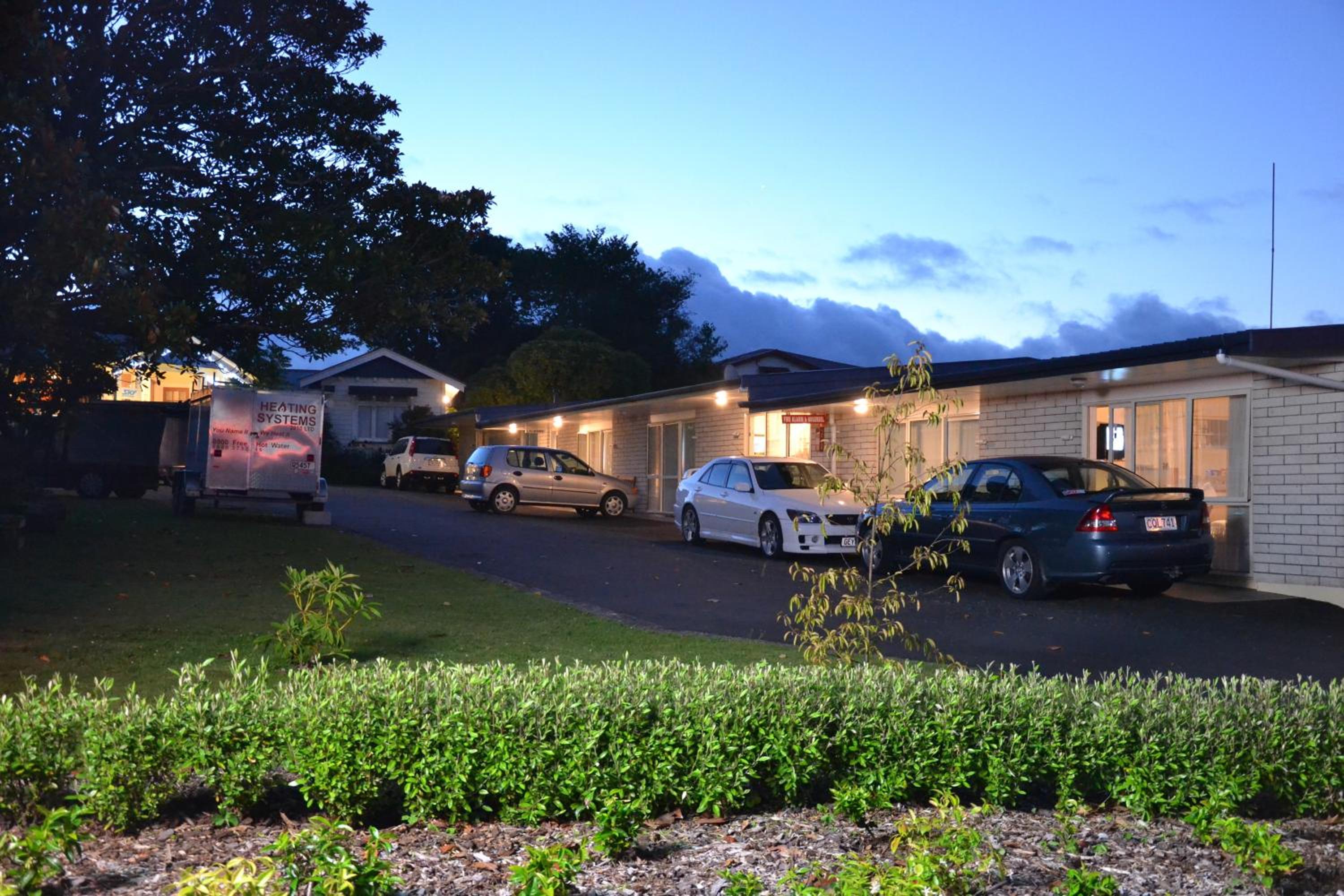 Broadway Lodge Motel