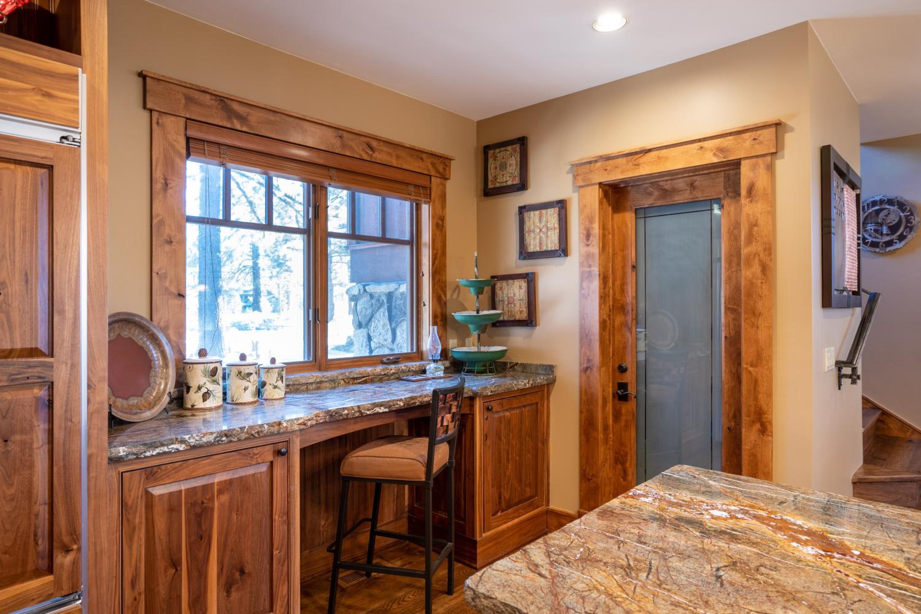 Lake Tahoe Vacations - Luxury 4BD Located at Old Greenwood! - Property Image 33