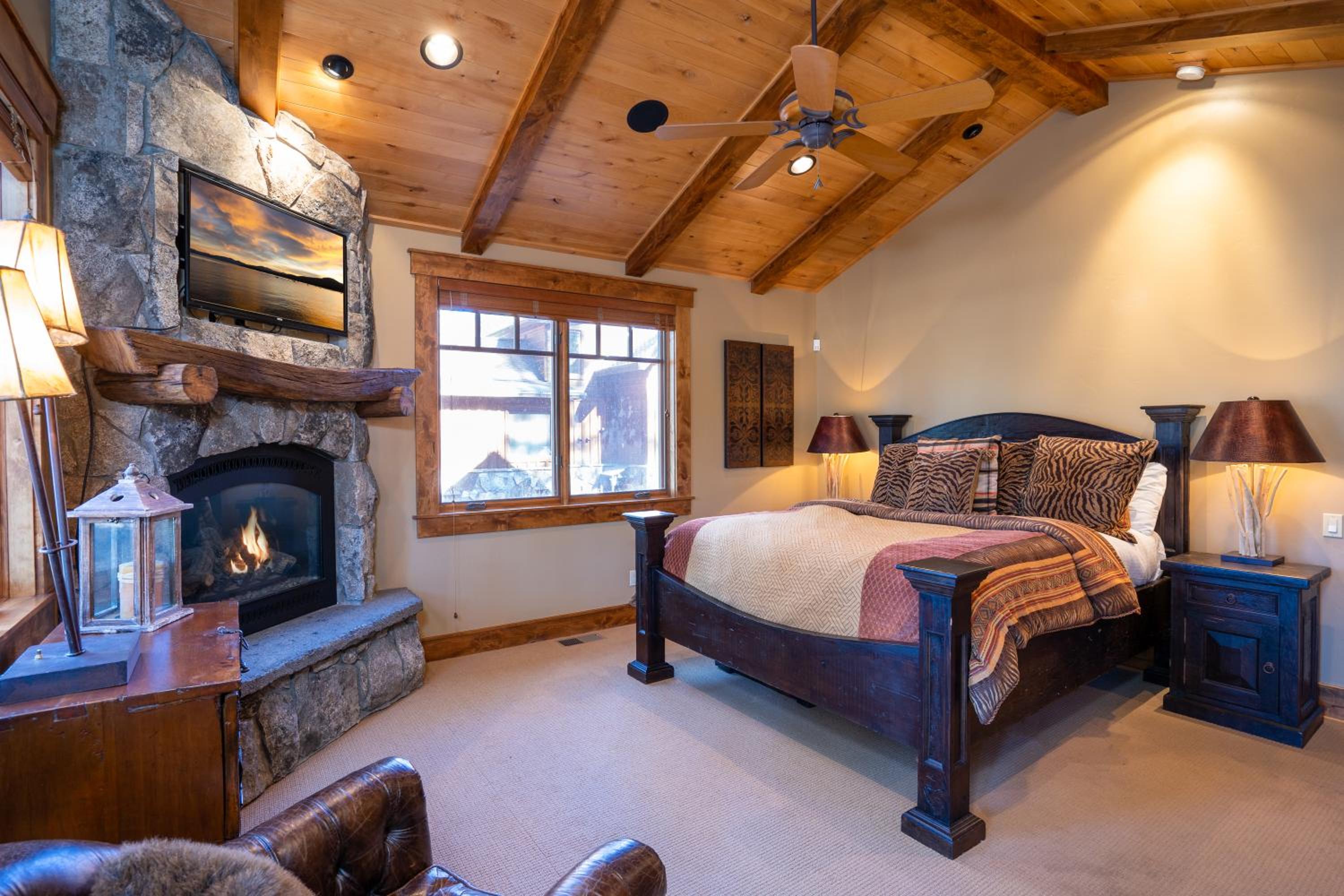 Lake Tahoe Vacations - Luxury 4BD Located at Old Greenwood! - Property Image 36