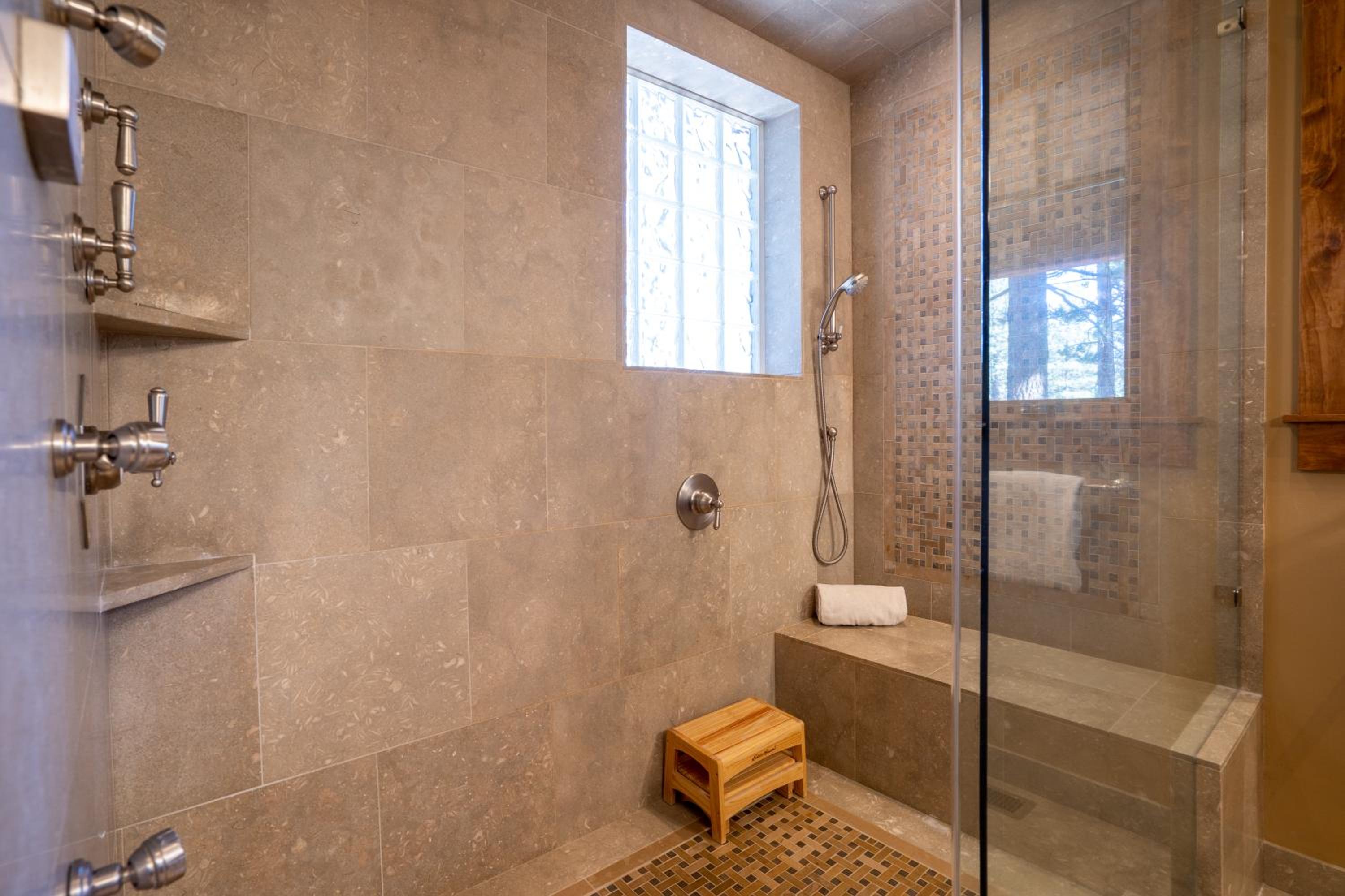 Lake Tahoe Vacations - Luxury 4BD Located at Old Greenwood! - Property Image 37