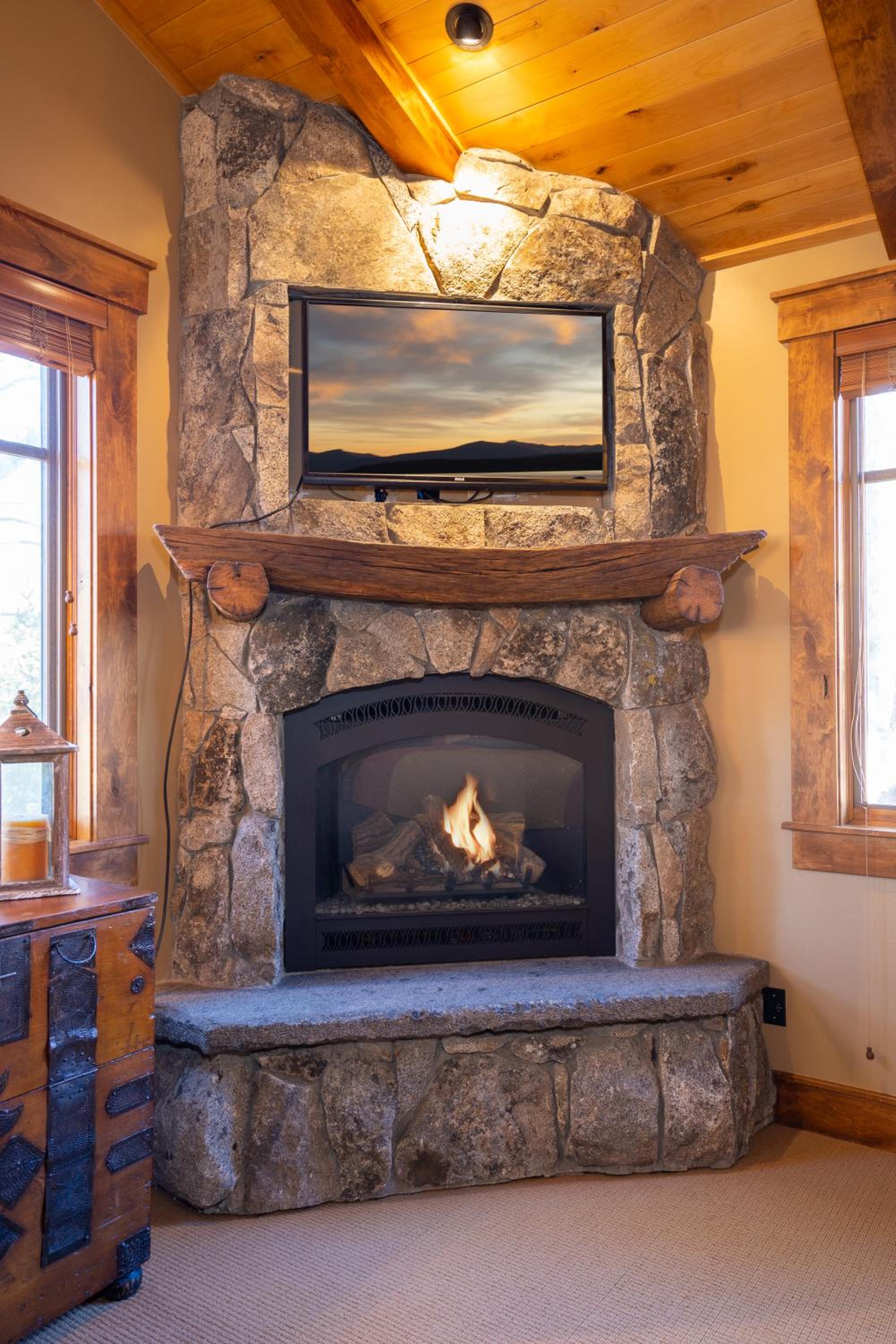 Lake Tahoe Vacations - Luxury 4BD Located at Old Greenwood! - Property Image 38