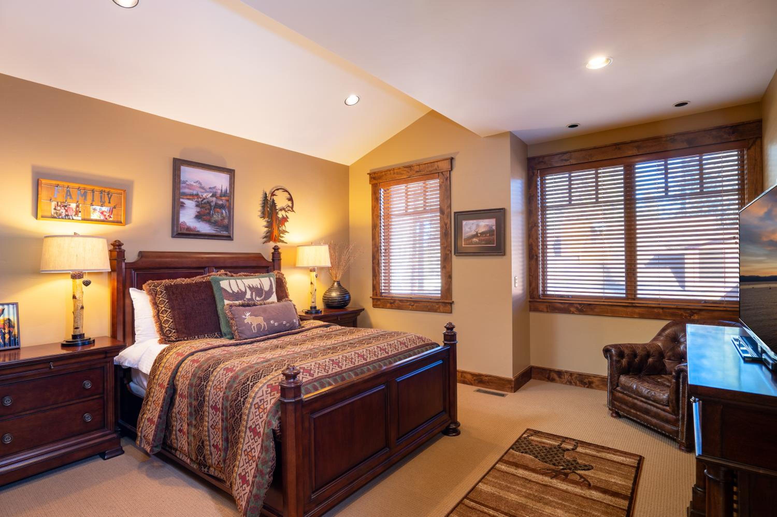 Lake Tahoe Vacations - Luxury 4BD Located at Old Greenwood! - Property Image 5