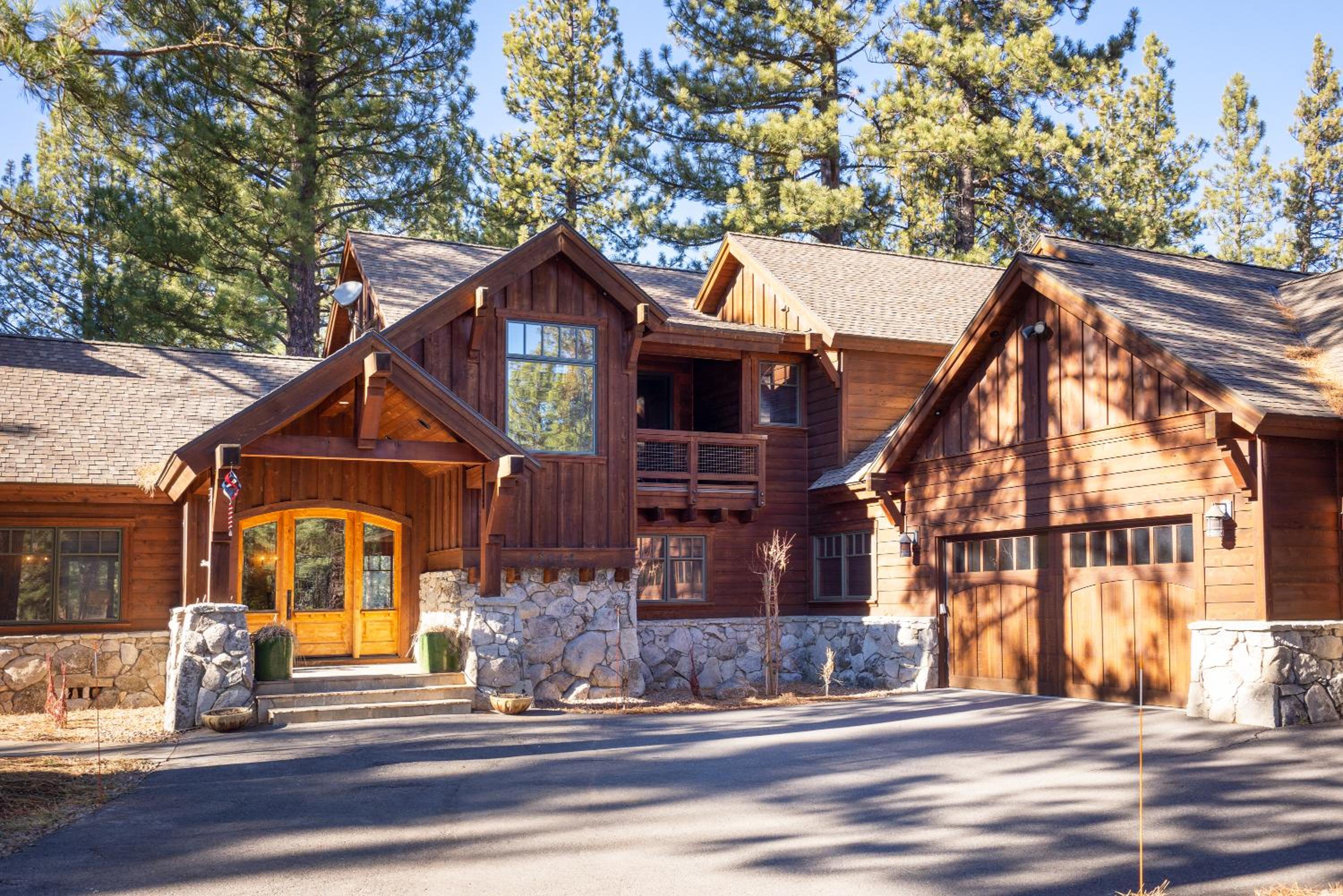 Lake Tahoe Vacations - Luxury 4BD Located at Old Greenwood! - Property Image 11